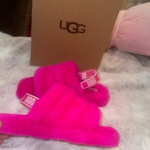 UGG K Fluff Yeah Side